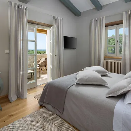 Nevija U Ladicima For 10 People With Sea View & Sports Complex In Istria Ladici