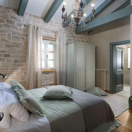 Vila Nevija U Ladicima For 10 People With Sea View & Sports Complex In Istria *