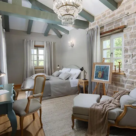 Nevija U Ladicima For 10 People With Sea View & Sports Complex In Istria