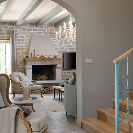 Nevija U Ladicima For 10 People With Sea View & Sports Complex In Istria * Ladici