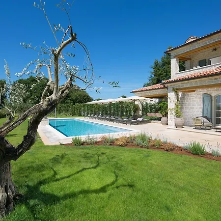 Villa Nevija U Ladicima For 10 People With Sea View & Sports Complex In Istria
